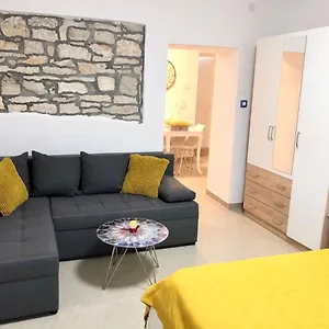 Eni & Dani Appartement