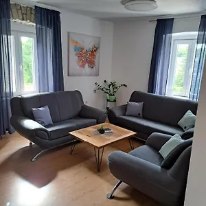 Caveromane Apartment