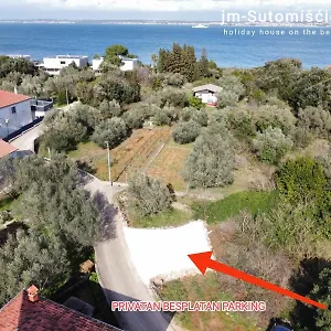 https://kristal_house-sutomiscica.hotelinzadar.com