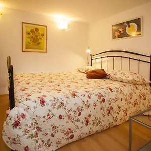 kamenita-apartment.splithotels.org/